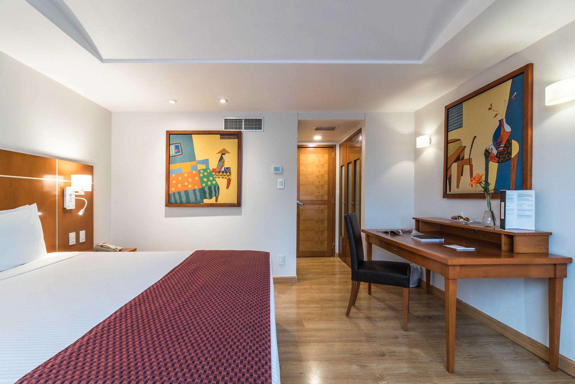 ยูโรสตาร์ โซนา โรซา สวีท Hotel เม็กซิโกซิตี้ ภายนอก รูปภาพ A room at the hotel