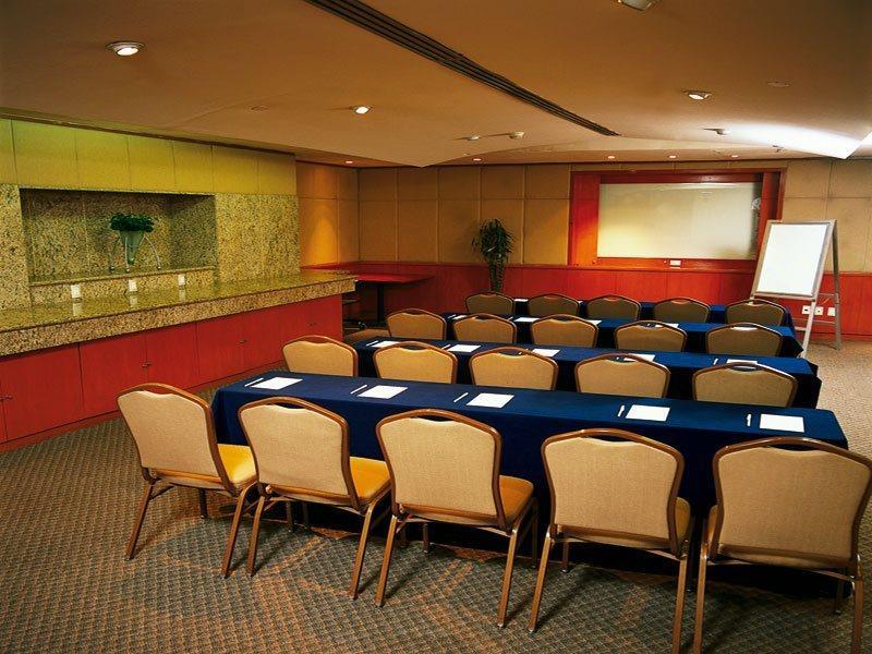 ยูโรสตาร์ โซนา โรซา สวีท Hotel เม็กซิโกซิตี้ ภายนอก รูปภาพ A typical meeting room