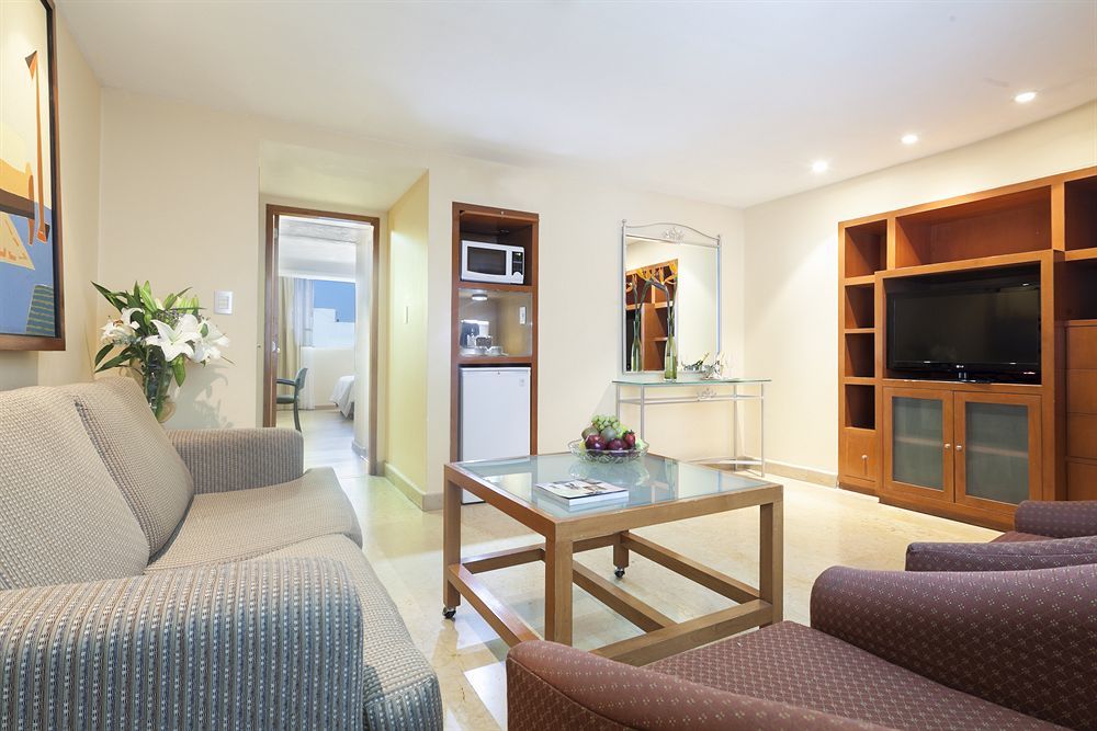 ยูโรสตาร์ โซนา โรซา สวีท Hotel เม็กซิโกซิตี้ ภายนอก รูปภาพ A suite at the hotel