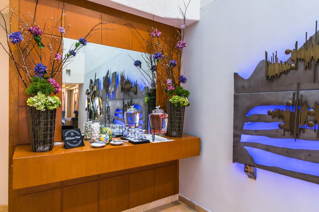 ยูโรสตาร์ โซนา โรซา สวีท Hotel เม็กซิโกซิตี้ ภายนอก รูปภาพ The lobby of the hotel