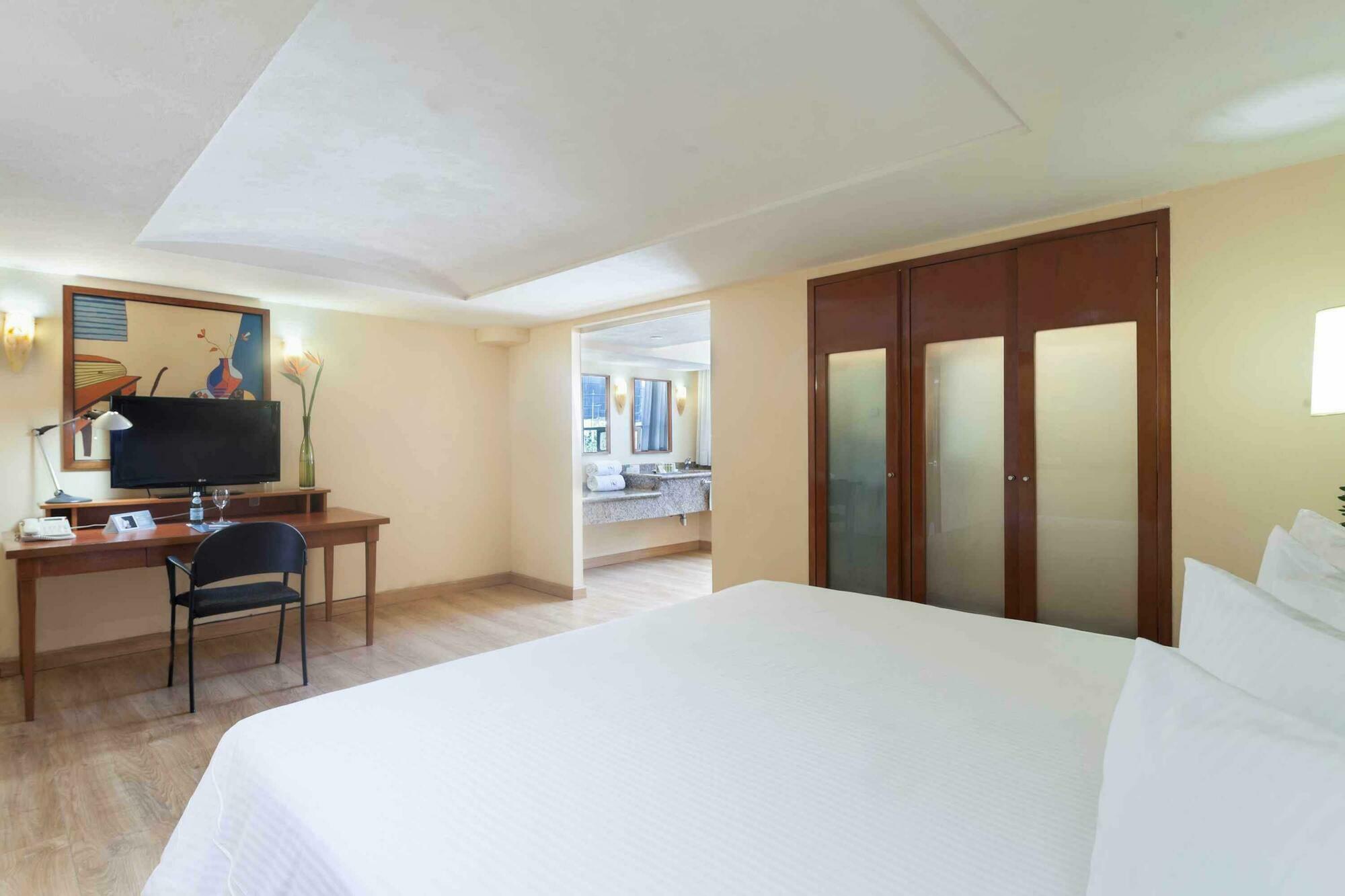 ยูโรสตาร์ โซนา โรซา สวีท Hotel เม็กซิโกซิตี้ ห้อง รูปภาพ Suite